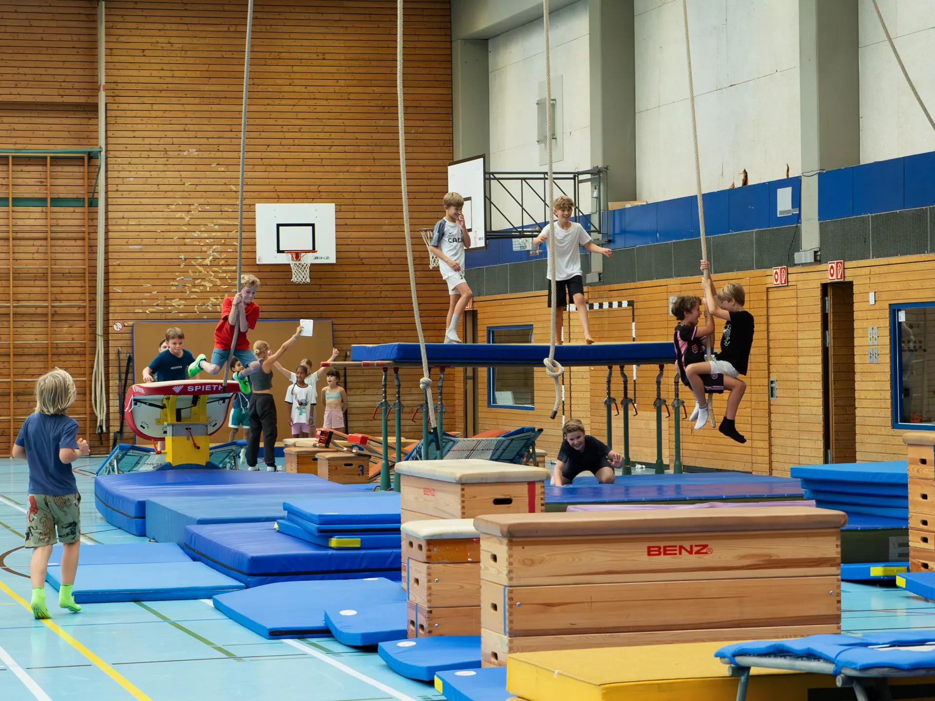 Fokussierte Augen vor dem Sprung — WEMOVE.-Camp