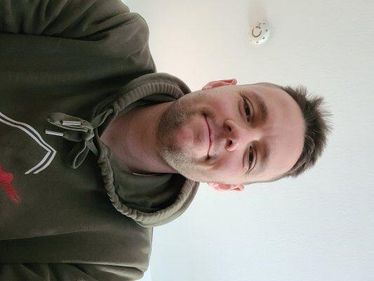 Tim Armbrüster